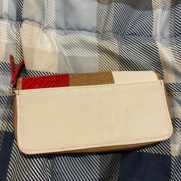 Wallet - Picture 2 of 5